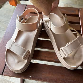 İki Ayda Kırılan Sandalet İçin İade Talebimiz Reddedildi