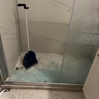 Duşakabin Kazası Sonrası İlgisiz Otel Yönetimi Mağduriyetimi Artırdı