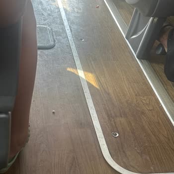 Metro Turizmde Kirli Koltuklar Ve İlgisiz Personel Mağduriyeti