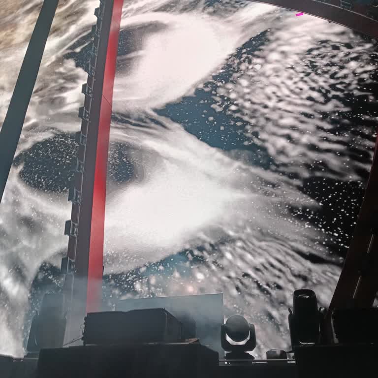 Sahne Önü Biletle Sanatçıyı Göremediğimiz Konser Mağduriyeti