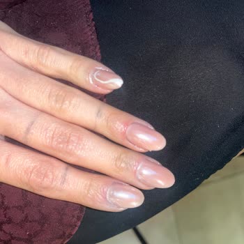 Tırnakçım Trump AVM'de Kötü Hizmet, Düşük Hijyen Ve Acı Veren İşlem Sonrası Ücret İadesi Talebi