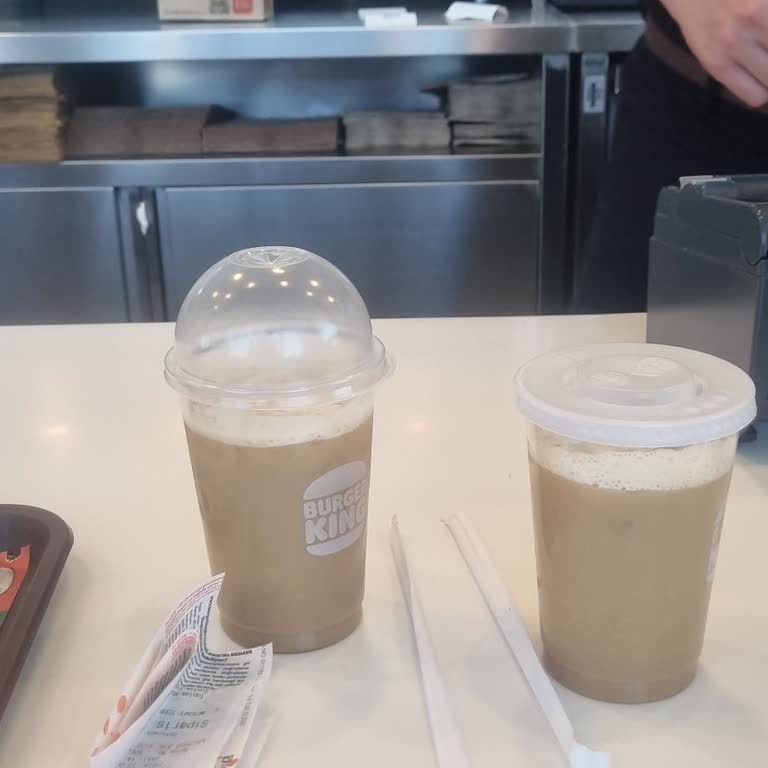 Burger King Tatvan Şubesinde Eksik Malzemeyle Yanıltıcı İced Latte Deneyimi