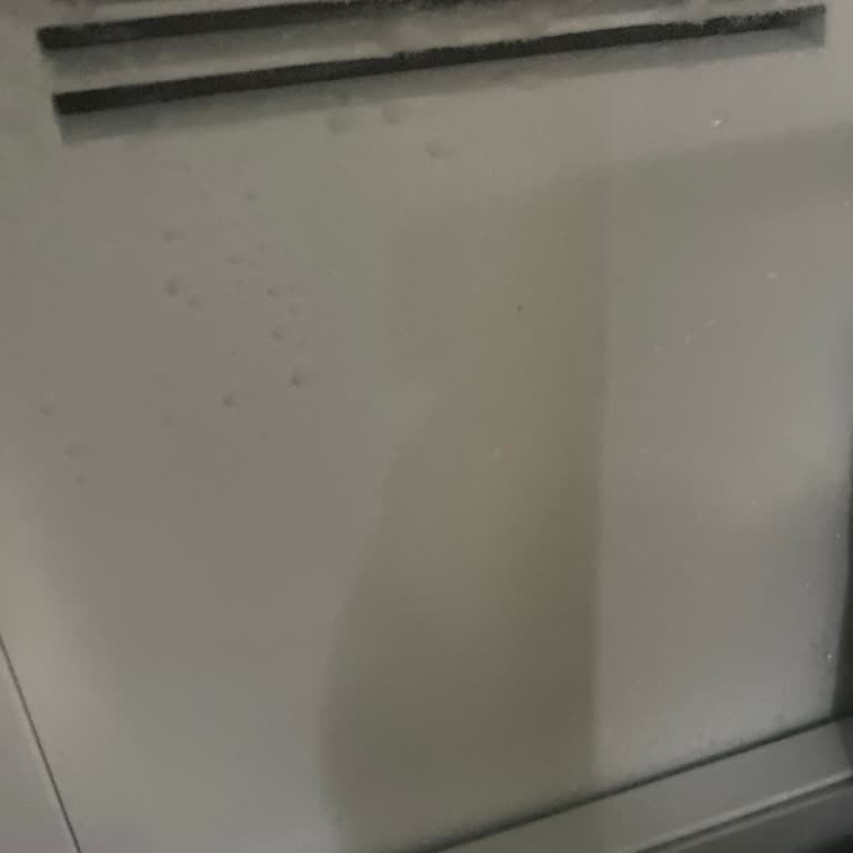 Vestel Buzdolabı Sürekli Buz Tutuyor Ve Su Akıtıyor Çözüm Sunulmuyor