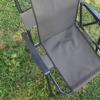 Kamp Sandalyelerinin Plastik Kolları Kısa Sürede Kırıldı