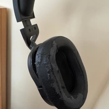 Kulaklıkta Kısa Sürede Ciddi Deformasyon Ve Ses Sorunu Yaşadım