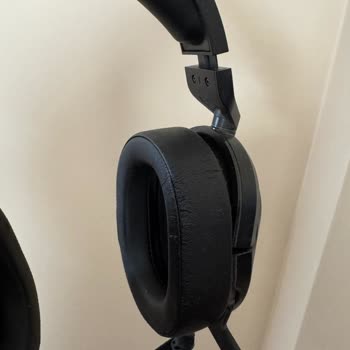 Kulaklıkta Kısa Sürede Ciddi Deformasyon Ve Ses Sorunu Yaşadım