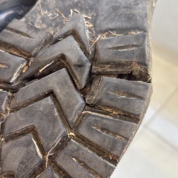 Bershka Makosen Ayakkabı 3 Ayda Parçalandı Üretim Hatası Mağduriyeti