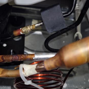 Sıfır Alınan Bosch Buzdolabında Fabrikasyon Hatalar Ve Eksik Parça Şoku