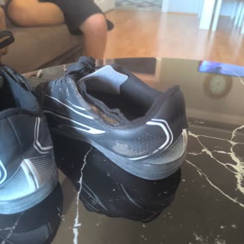 FLO'dan Aldığım Puma Ayakkabı Kısa Sürede Yırtıldı, Garanti Reddiyle Mağdur Oldum