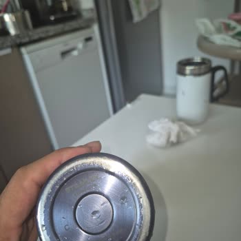 Stanley Garanti Var Deniyor, Muhatap Yok: Termosum Sızdırıyor Ve Boyası Attı