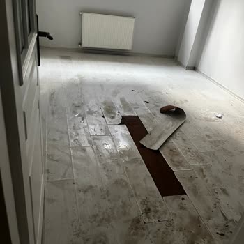 İSKİ Ekipleri Gelmedi, Su Patlağı Evimi Mahvetti