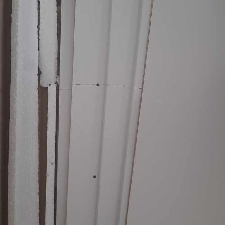 Hasarlı Gardırop Teslimatı Ve İade Sürecinde İletişimsizlik