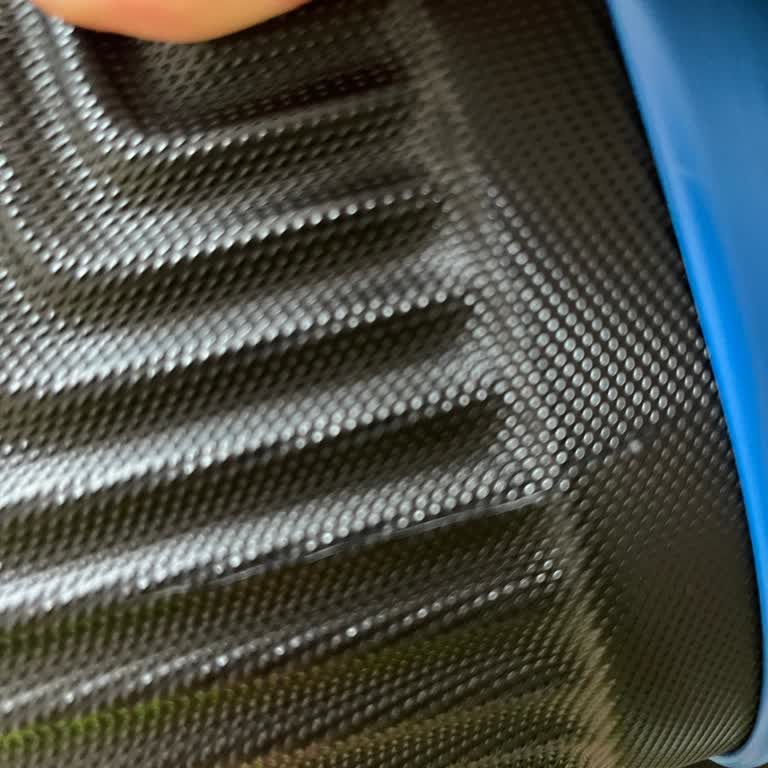 Satın Aldığım Valiz İlk Kullanımda Çatladı, Firma İlgisiz Kaldı