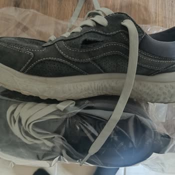 Kısa Sürede Yırtılan Ve Renk Solan Ayakkabı İçin İade Talebim Reddedildi