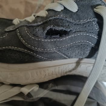 Kısa Sürede Yırtılan Ve Renk Solan Ayakkabı İçin İade Talebim Reddedildi