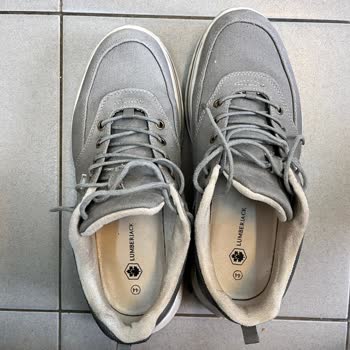 Yeni Alınan Ayakkabıda Kısa Sürede Renk Solması Ve Mağaza İlgisizliği