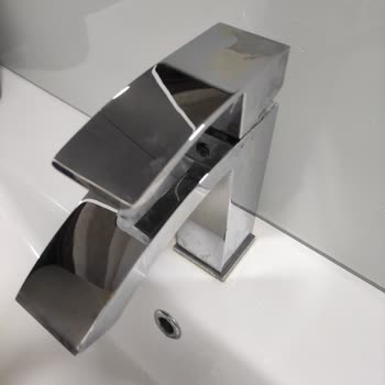 Creavit Nova Armatür Ve Lavaboda Renk Bozulması Ve Çatlama Sorunu