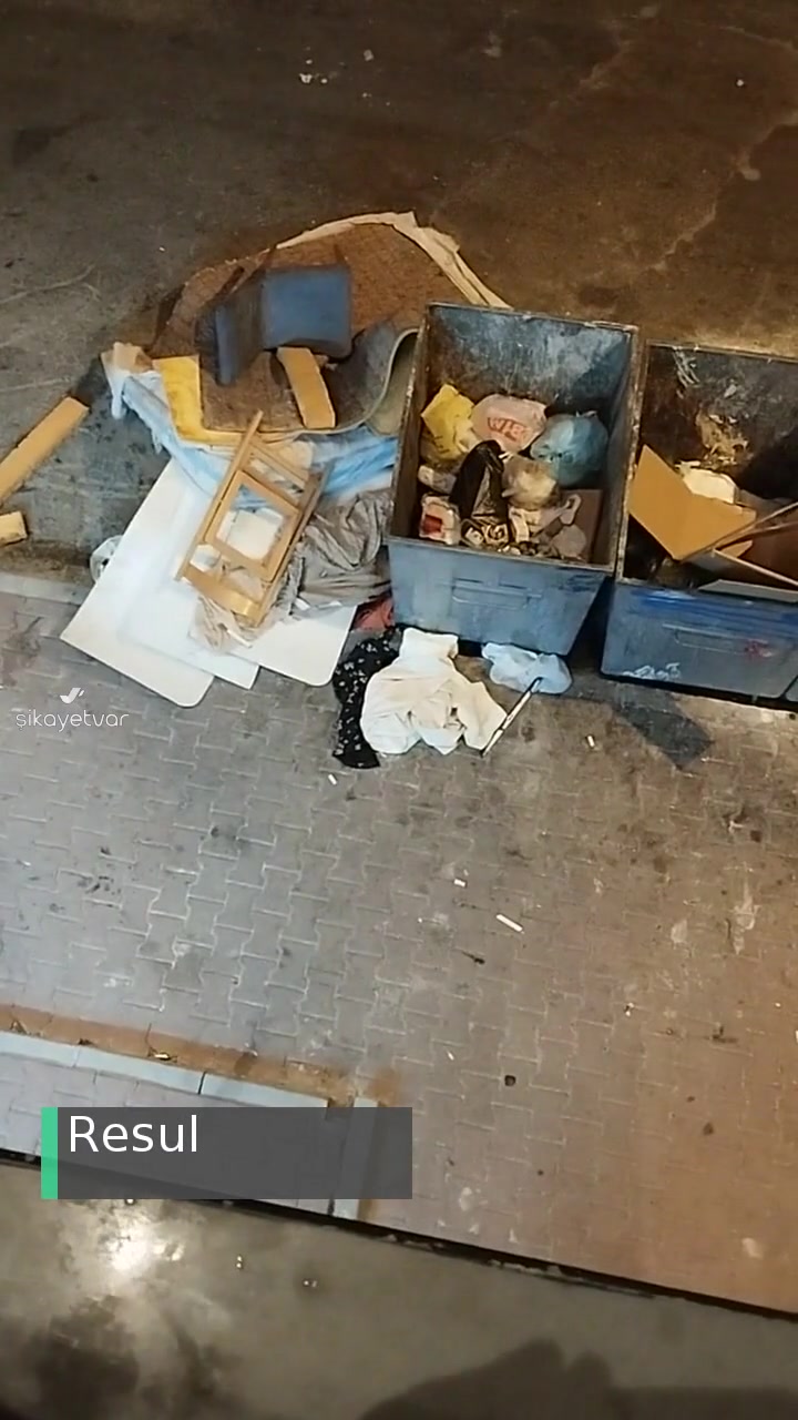 İkitelli Mehmet Akif Mahallesi Nergiz Sokak Ne Bulsalar Buraya Atıyorlar! videonun kapak resmi