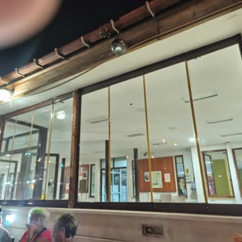 Personelin Sert Davranışı Ve Sandalye Taşıma Zorunluluğu Hizmet Kalitesini Düşürdü