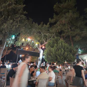 Personelin Sert Davranışı Ve Sandalye Taşıma Zorunluluğu Hizmet Kalitesini Düşürdü