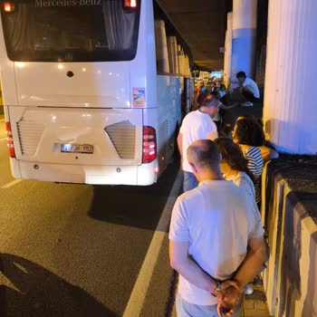 Rehberin Yetersizliği Ve Konforsuz Otobüsle Sorunlu Tur Deneyimi