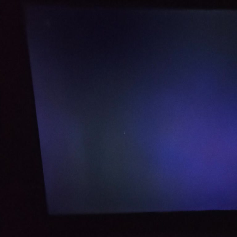 TCL QLED TV'de Süregelen Piksel Sorununa Çözüm Bulunmuyor