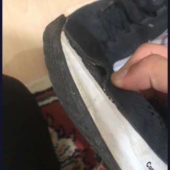 Nike Ayakkabım Sürekli Yırtılıyor, FLO Çözüm Sunmuyor