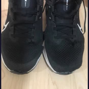 Nike Ayakkabım Sürekli Yırtılıyor, FLO Çözüm Sunmuyor