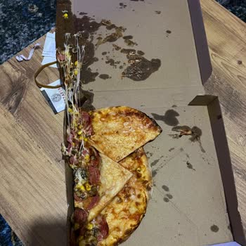 Pizza Veros Gelen Ürün Kesinlikle Pizzaya Benzemiyordu