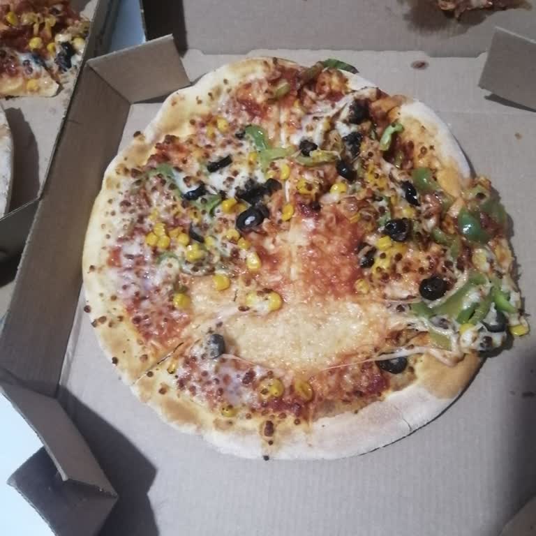 Eksik Pişmiş Ve Dağılmış Pizza, İlgisiz Müşteri Hizmeti