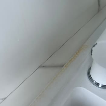 Evyemde Sürekli Soyulma Ve Çıkmayan Lekeler Sorunu!