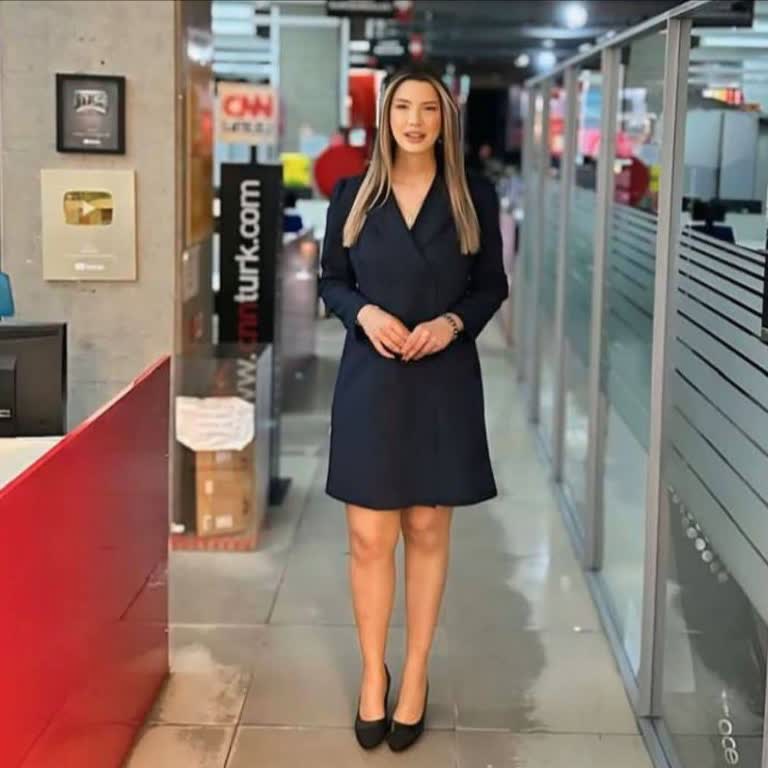 Akıl Çemberi Programında Sunucunun Kıyafet Seçimi İzleyiciye Uygun Değil