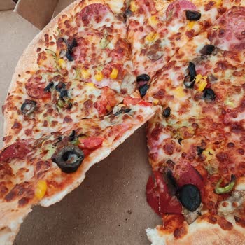 Yanlış Pizza Hamuru Ve Eksik Sos, Yetersiz Müşteri Hizmeti