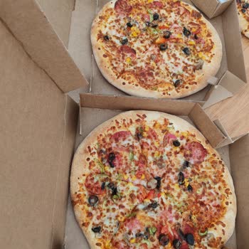 Yanlış Pizza Hamuru Ve Eksik Sos, Yetersiz Müşteri Hizmeti