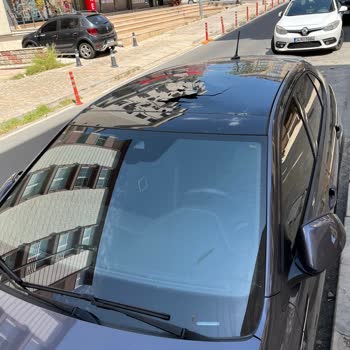 Cam Tavanı Kırılan Aracım İçin Yetkili Servise Yönlendirme Ve Masraflarımın Karşılanmasını Talep Ediyorum