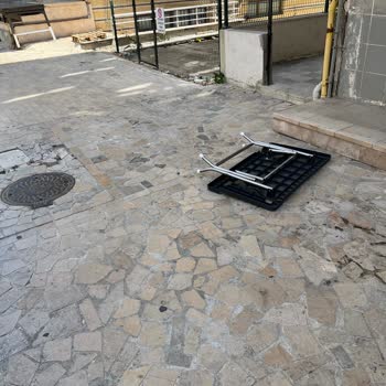 Cam Tavanı Kırılan Aracım İçin Yetkili Servise Yönlendirme Ve Masraflarımın Karşılanmasını Talep Ediyorum