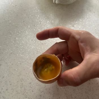 Son Kullanma Tarihi Geçmemiş Yumurtalar Küflü Ve Bozuk Çıktı