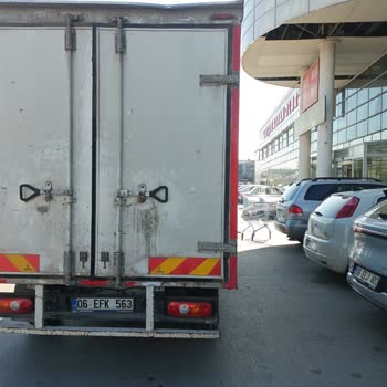 Turkcell Servis Aracının Uygunsuz Parkı Nedeniyle Mağduriyet Yaşadım