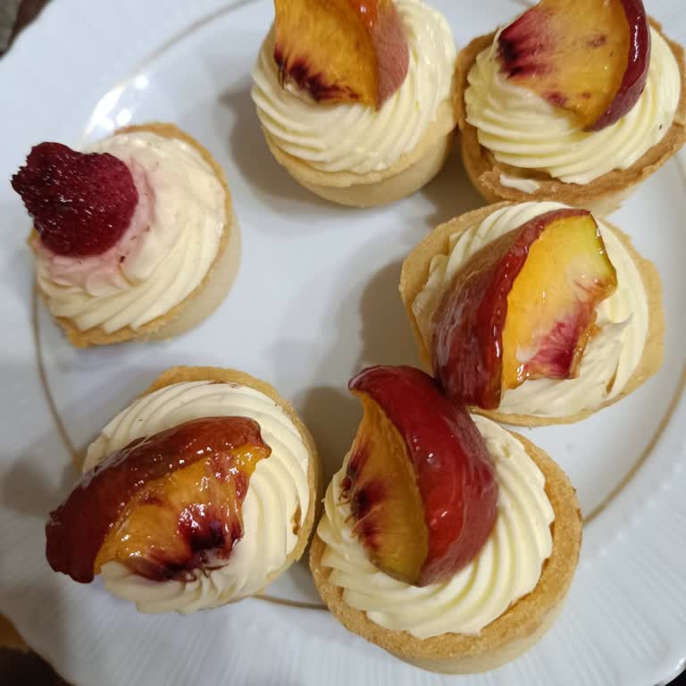 Taze Olmayan Pasta Ve Mağaza Müdürünün Olumsuz Yaklaşımı