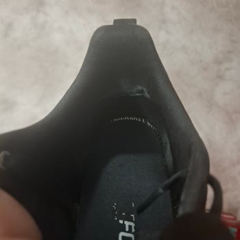 FLOdan Alınan Puma Ayakkabıda Tekrarlayan Yırtılma Ve Garanti Mağduriyeti