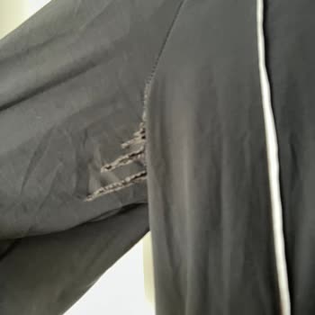 Fahhar Design Elbise Kısa Sürede Yırtıldı Mağaza Sorumluluk Almadı