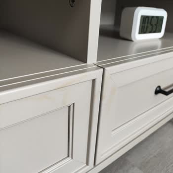 Yeni Alınan TV Ünitesinde Kapaklarda Hızla Yayılan Sararma Mağduriyeti