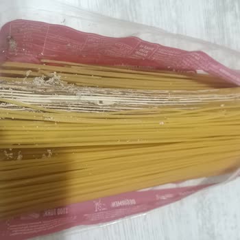 Aldığım Makarna Küflü Ve Kurtlanmış Çıktı Son Kullanma Tarihi Geçmemişti