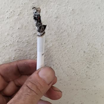 Parliament Night Blue Sigara Kalitesinin Düşmesi Ve Odun Parçaları Sorunu