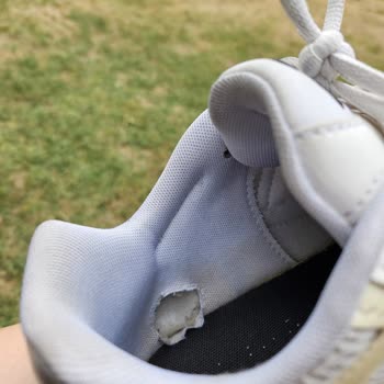 Adidas Ayakkabının İç Kumaşı Kısa Sürede Yırtıldı, Garanti Kapsamında Değerlendirilmedi