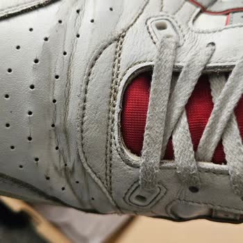 I Face Leather Cracking and Fabric Tear Issue with Asics EX89 Sneakers