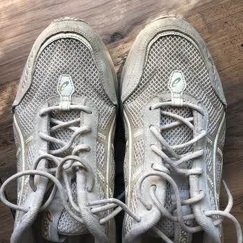 I Face Stitching Defect with Asics Gel 1090 v2 Shoes and Refund Refusal
