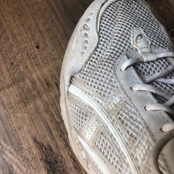 I Face Stitching Defect with Asics Gel 1090 v2 Shoes and Refund Refusal