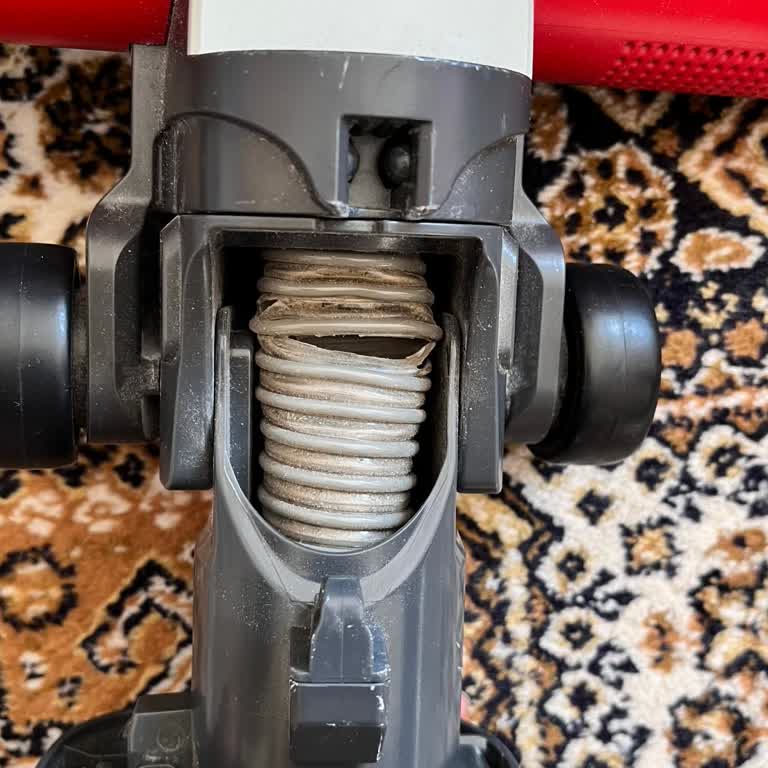 Hoover Dikey Süpürgede 1 Ayda Boru Delinmesi Ve Garanti Dışı Bırakılması Mağduriyeti