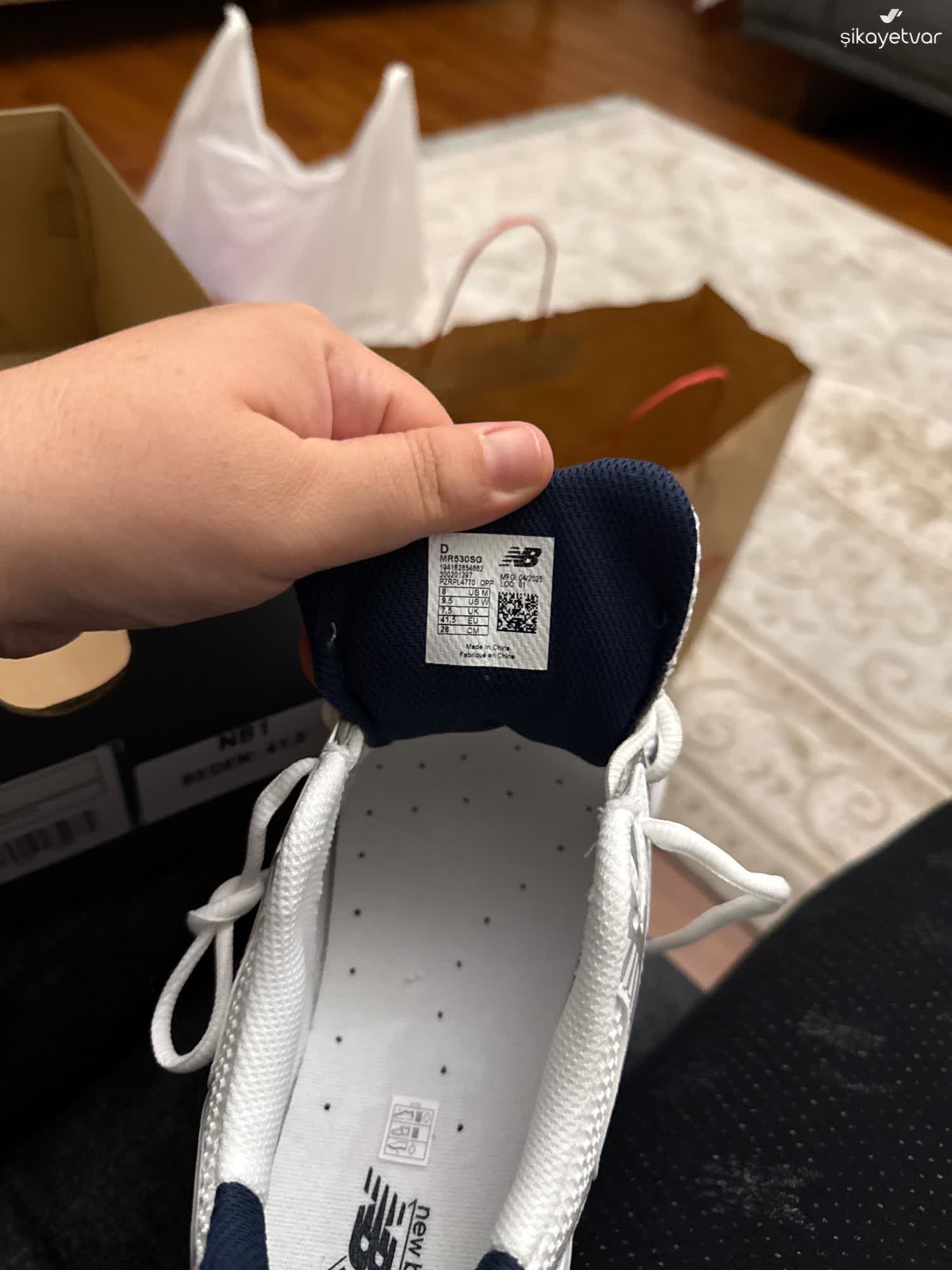 ちょっと汚い I Face Mesh Tearing on My New Balance 530 Shoes After 4 Months of